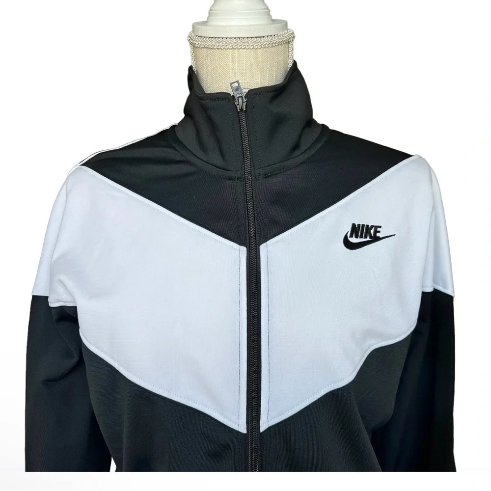 Nike Jackets Cropped Nike Zip Up Size XL